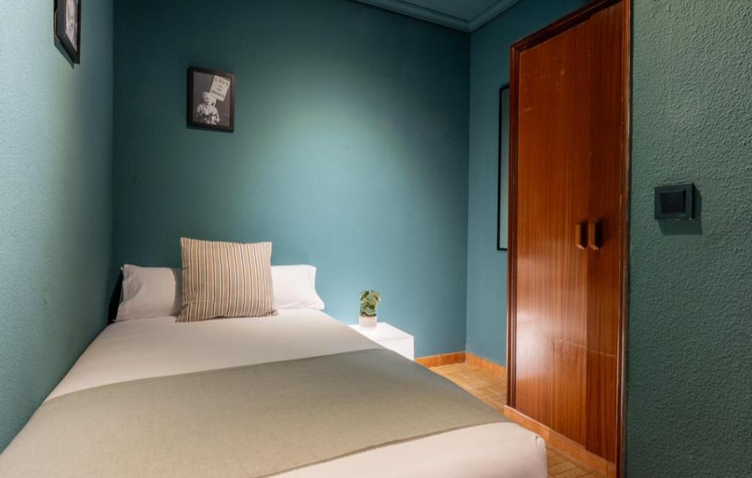 Hostel Pepe Viajes มาดริด ภายนอก รูปภาพ
