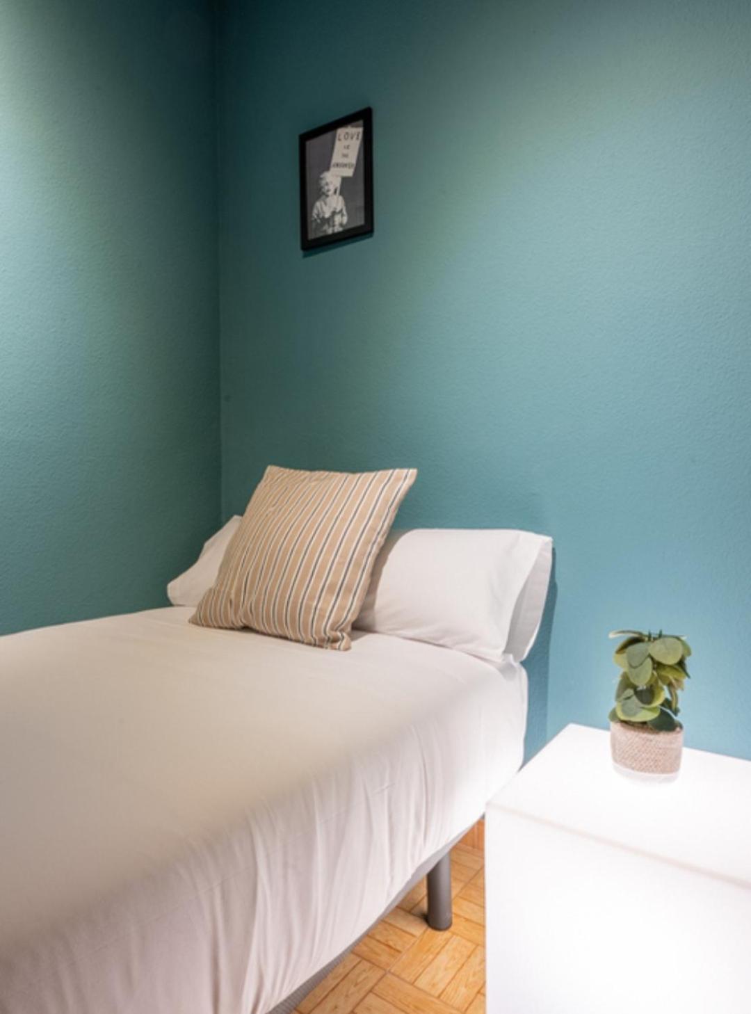 Hostel Pepe Viajes มาดริด ภายนอก รูปภาพ